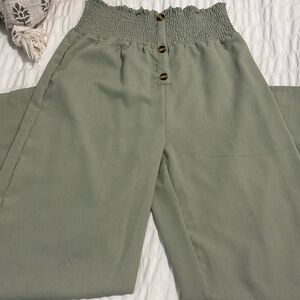 Light green cinched linen pant